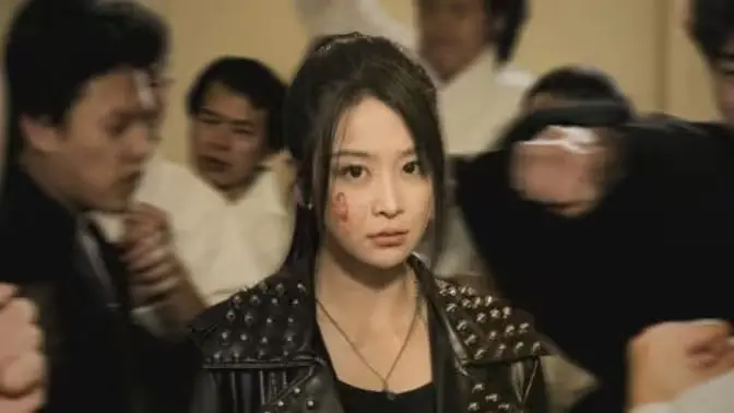 《外卖姐姐是大佬》：平凡外卖员变身都市传说，侠肝义胆拯救世界，燃爆你的观影阈值！